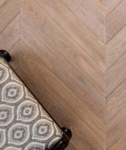 Solid flooring herringbone